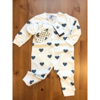 プチバトー(PETIT BATEAU)のるる様専用♡12m プチバトー くつ下付きハートプリントロンパース(ロンパース)