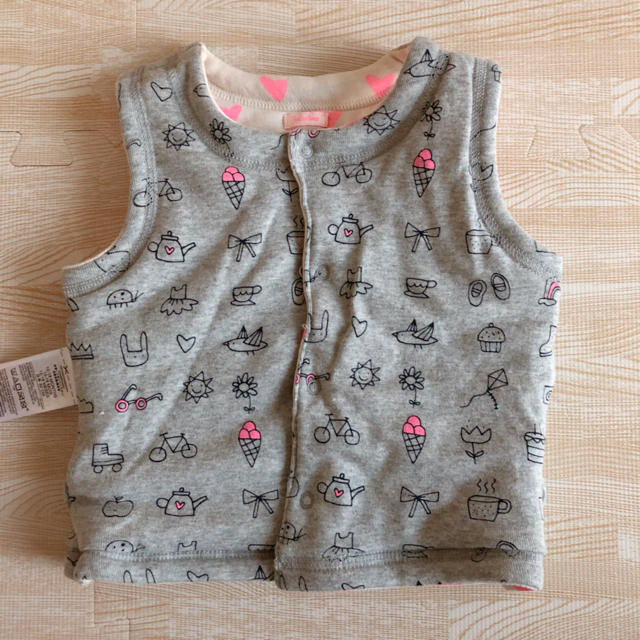 babyGAP(ベビーギャップ)の美品☆baby gap リバーシブルベスト キッズ/ベビー/マタニティのベビー服(~85cm)(その他)の商品写真