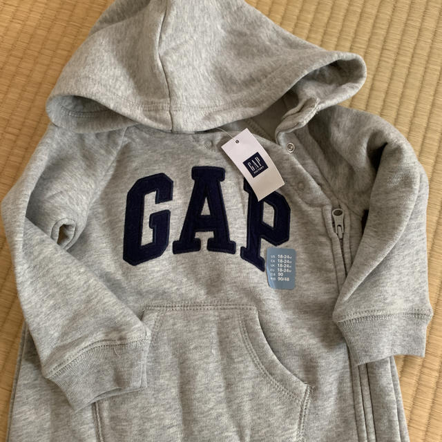 GAP(ギャップ)のGAPロンパース90センチ キッズ/ベビー/マタニティのベビー服(~85cm)(ロンパース)の商品写真