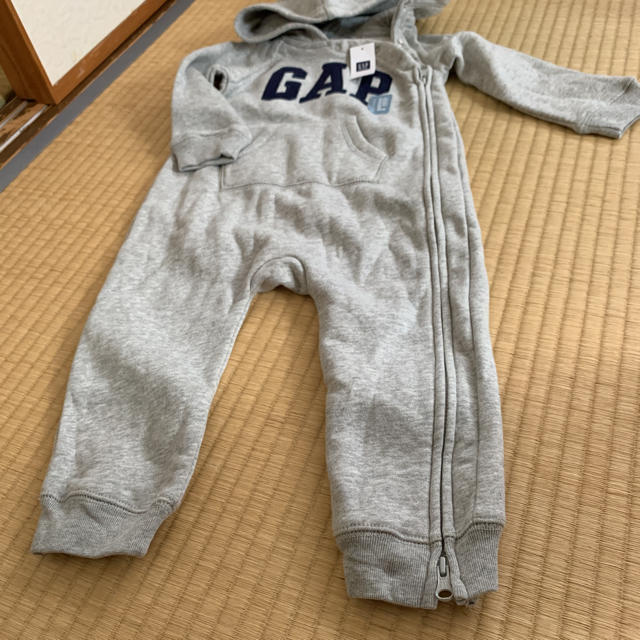 GAP(ギャップ)のGAPロンパース90センチ キッズ/ベビー/マタニティのベビー服(~85cm)(ロンパース)の商品写真