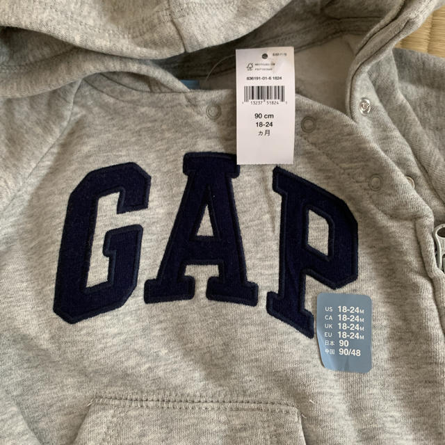 GAP(ギャップ)のGAPロンパース90センチ キッズ/ベビー/マタニティのベビー服(~85cm)(ロンパース)の商品写真