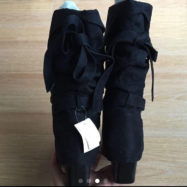 新品スゥエード　ショートブーツ レディースの靴/シューズ(ブーツ)の商品写真