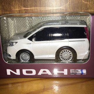 トヨタ(トヨタ)の新品 NOAH プルバック車 全長11cm❣️送料無料❣️値下げ❣️(ミニカー)