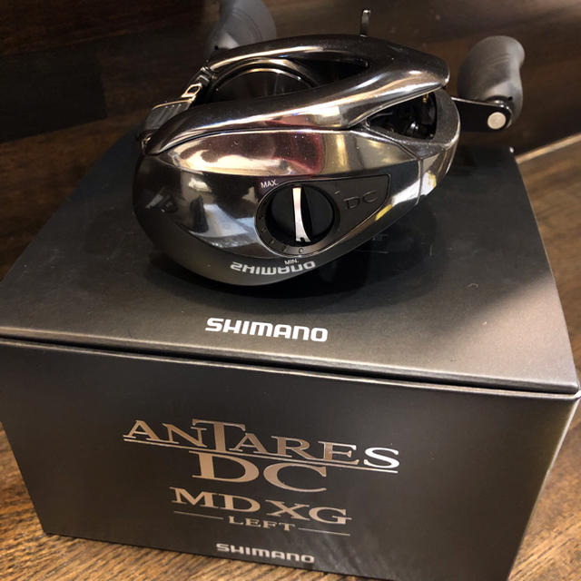 SHIMANO(シマノ)の18 アンタレスDC MD XG 左巻き 新品 最終価格 スポーツ/アウトドアのフィッシング(リール)の商品写真