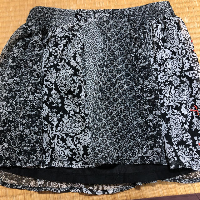 ビーズ刺繍のスカート レディースのスカート(ミニスカート)の商品写真