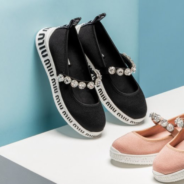 大人気定番商品 miumiu ビジュースニーカー 新品未使用!miumiu