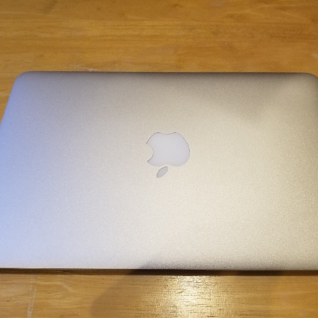 Macbook air 11インチ　2011 モデル