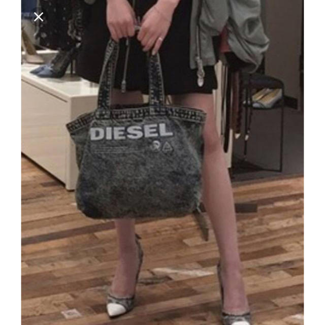 DIESEL(ディーゼル)のディーゼル デニムトートバック 新品未使用 DIESEL レディースのバッグ(トートバッグ)の商品写真