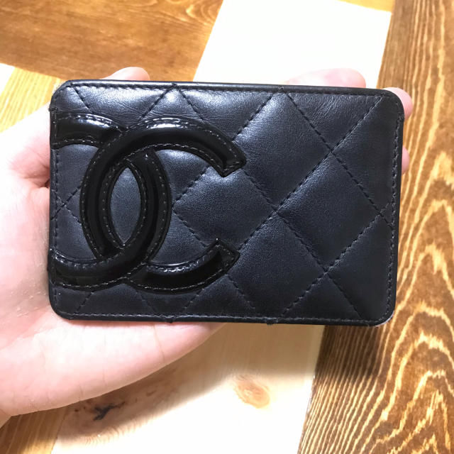 CHANEL(シャネル)のCHANEL カンボンライン パスケース 正規品 レディースのファッション小物(パスケース/IDカードホルダー)の商品写真