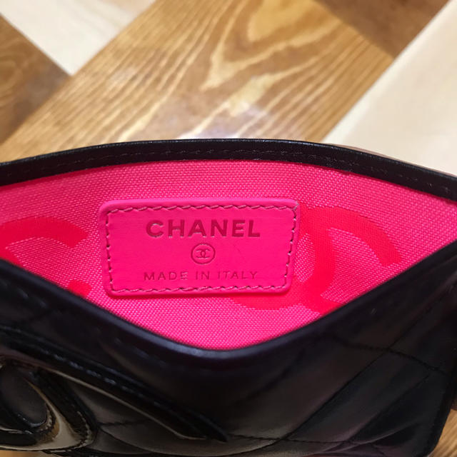 CHANEL(シャネル)のCHANEL カンボンライン パスケース 正規品 レディースのファッション小物(パスケース/IDカードホルダー)の商品写真