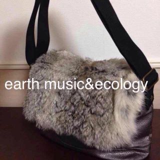 アースミュージックアンドエコロジー(earth music & ecology)の値下げ！earth musicバッグ(ショルダーバッグ)