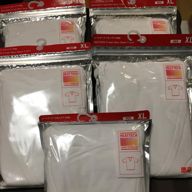 UNIQLO(ユニクロ)の値下げ！ ユニクロ ヒートテック Vネック 半袖 白 メンズ XL  2枚セット メンズのトップス(Tシャツ/カットソー(半袖/袖なし))の商品写真