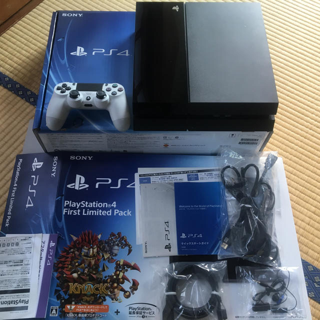 PlayStation4(プレイステーション4)のps4 CUH-1000A 500GB 美品 エンタメ/ホビーのゲームソフト/ゲーム機本体(家庭用ゲーム機本体)の商品写真