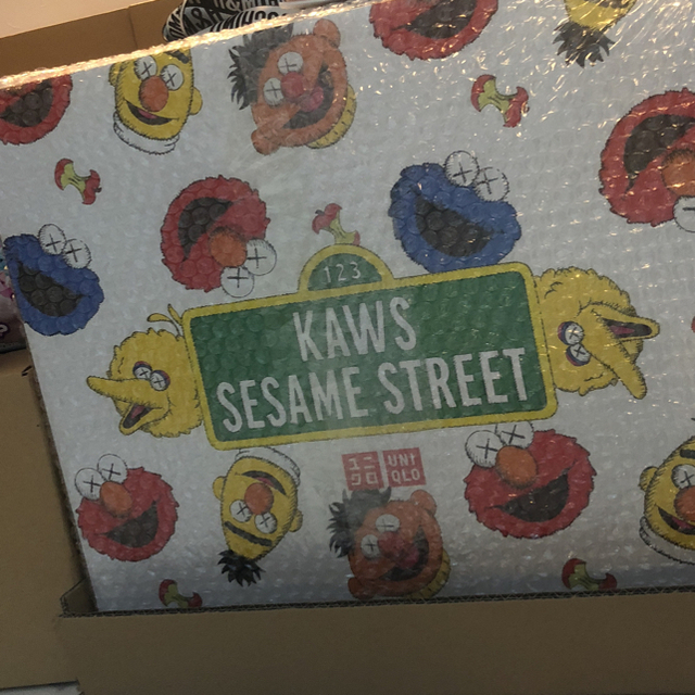 SESAME STREET(セサミストリート)のkaws セサミストリート エンタメ/ホビーのおもちゃ/ぬいぐるみ(ぬいぐるみ)の商品写真