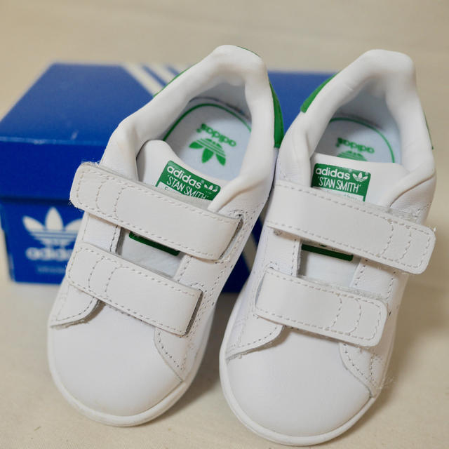 adidas(アディダス)のadidas stansmith ケリー 13㎝  キッズ/ベビー/マタニティのベビー靴/シューズ(~14cm)(スニーカー)の商品写真