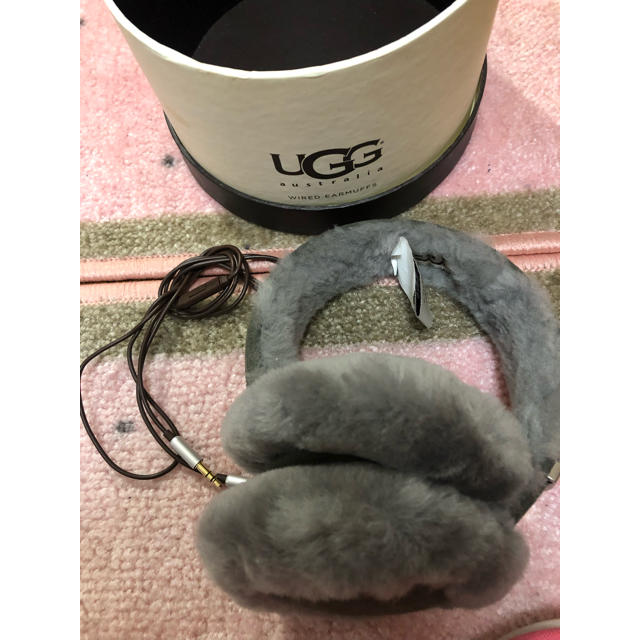 UGG(アグ)の☆暖かさ抜群 UGG耳あて 音楽も☆ レディースのファッション小物(イヤーマフ)の商品写真