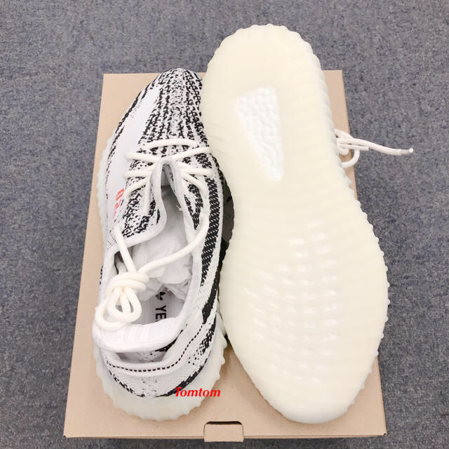 adidas(アディダス)の【ひで様専用】 YEEZY BOOST 350 V2 Zebra メンズの靴/シューズ(スニーカー)の商品写真