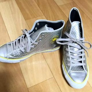 CONVERSE(スニーカー ・ シルバー/銀色系)のフリマアイテム一覧 CONVERSE(スニーカー ・ シルバー/銀色系)のフリマアイテム一覧