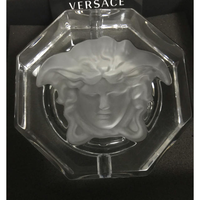 VERSACE(ヴェルサーチ)のhyy様専用 ヴェルサーチ 灰皿 13cm  大きいサイズ ローゼンタール製 インテリア/住まい/日用品のインテリア小物(灰皿)の商品写真