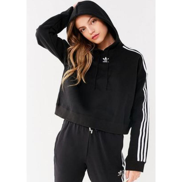 出品12/9まで!!☆adidas Originals☆ショート丈パーカー