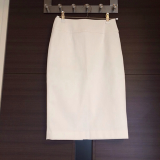 エムプルミエ(M-premier)の小柄な方へ☆白タイトスカート(ひざ丈スカート)