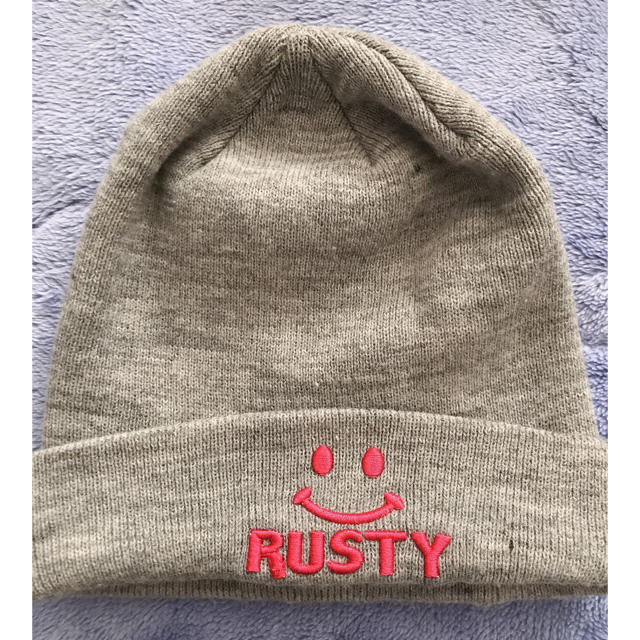 RUSTY(ラスティ)のRUSTY ニット帽 レディースの帽子(ニット帽/ビーニー)の商品写真