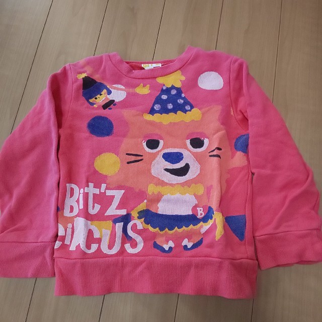 Bit'z(ビッツ)のBit'zトレーナー 100  値下げ キッズ/ベビー/マタニティのキッズ服女の子用(90cm~)(Tシャツ/カットソー)の商品写真