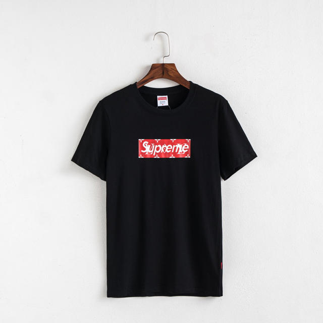 Supreme Tシャツ