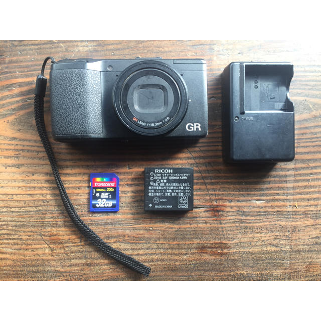 RICOH - 【購入価格10万円】RICOH GR APS-CサイズCMOSセンサー の通販