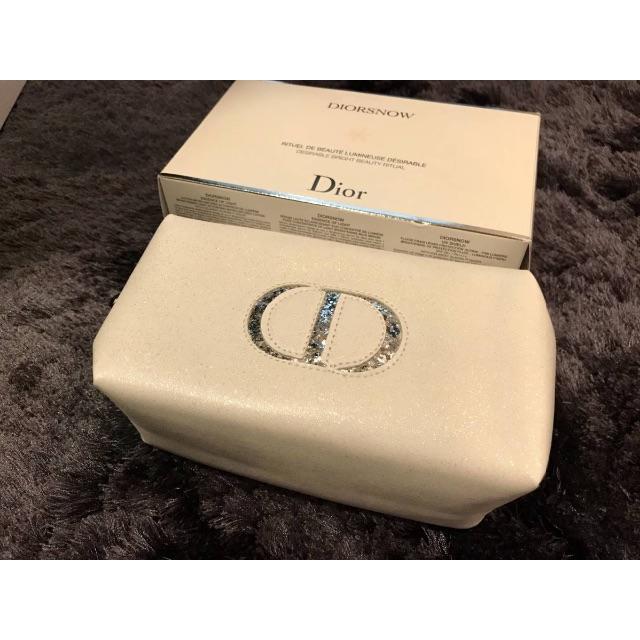 Dior(ディオール)のディオール Dior ホワイトポーチ 新品未使用 コスメ/美容のコスメ/美容 その他(その他)の商品写真