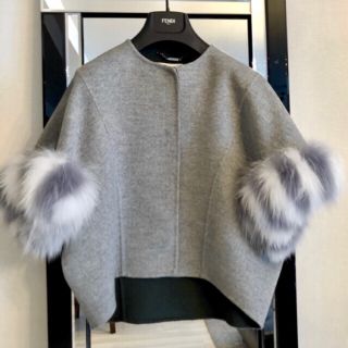 フェンディ(FENDI)の美品✨FENDIフェンディファー付きカシミヤジャケット✨(毛皮/ファーコート)