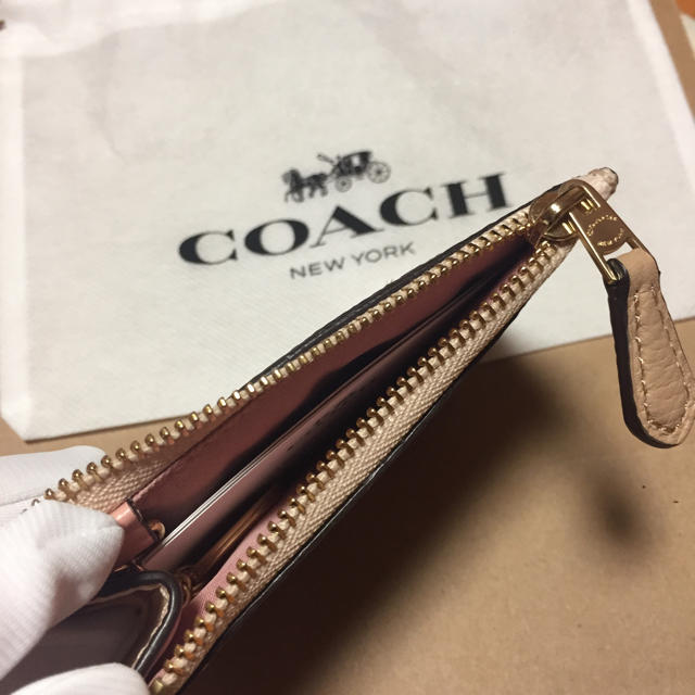 COACH(コーチ)のCOACH 定期入れ ピンク 花柄 正規品 新品未使用 上品 レディースのファッション小物(名刺入れ/定期入れ)の商品写真