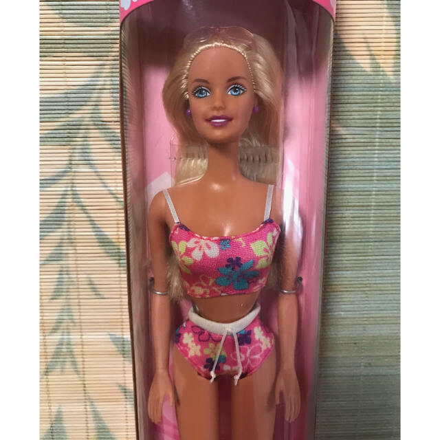 Hawaii Barbie 人形