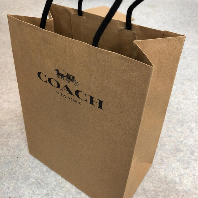 COACH(コーチ)のCOACHショッパー 紙袋 2枚 レディースのバッグ(ショップ袋)の商品写真