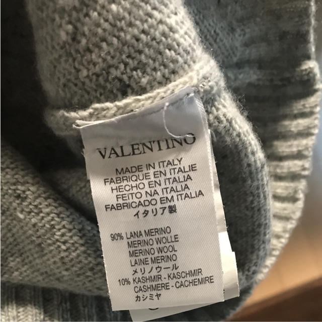 VALENTINO(ヴァレンティノ)のVALENTINO グレーの半袖ニット レディースのトップス(ニット/セーター)の商品写真