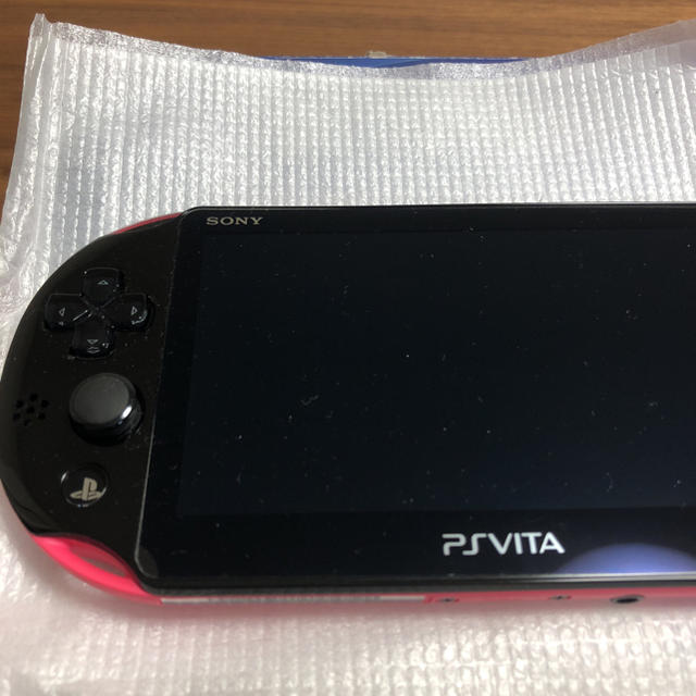 PlayStation Vita(プレイステーションヴィータ)のpsvita pink/black  pch-2000za15 wi-go エンタメ/ホビーのゲームソフト/ゲーム機本体(携帯用ゲーム機本体)の商品写真