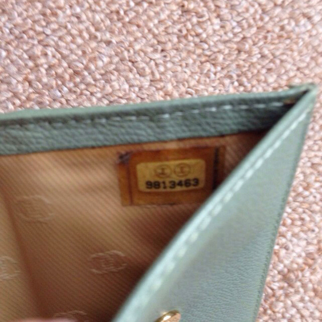CHANEL(シャネル)のkiki様専用 シャネル 二つ折り財布 レディースのファッション小物(財布)の商品写真