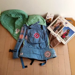 エルゴベビー(Ergobaby)の豪華三点セット★エルゴベビー オーガニック ブルーグリーン フラワー 本物正規品(抱っこひも/おんぶひも)