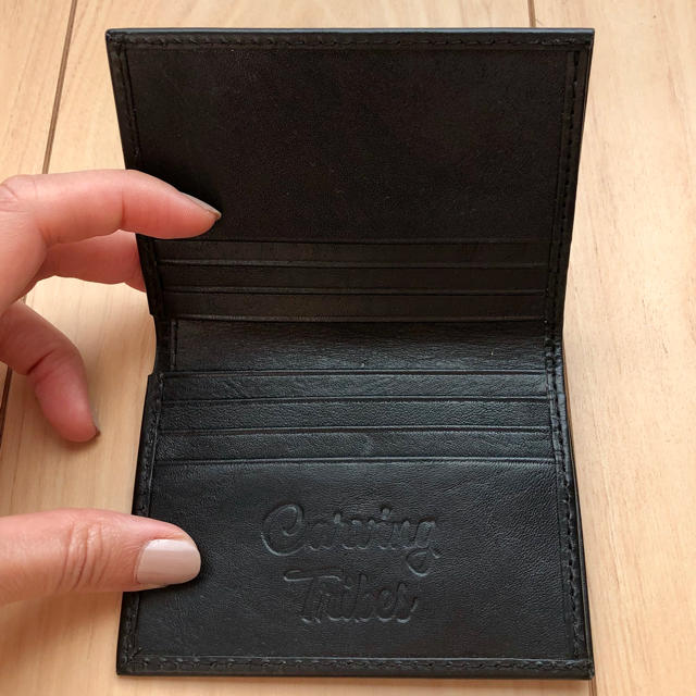 GRACE CONTINENTAL(グレースコンチネンタル)のカービングトライブス カードケース ミニ財布 黒 レディースのファッション小物(パスケース/IDカードホルダー)の商品写真