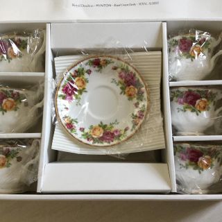 ロイヤルドルトン(Royal Doulton)の新品 RoyalDoulton カップ&ソーサー6客(グラス/カップ)