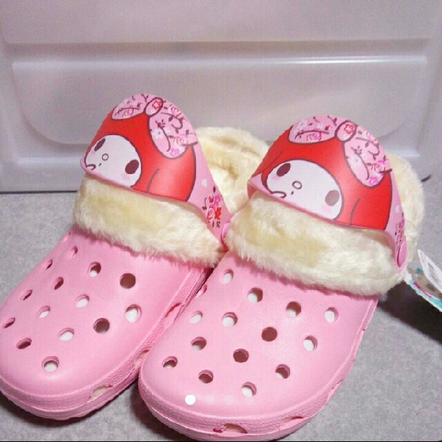 サンリオ - 新品♡マイメロディ ボア ファー クロックス サンリオ - 新品♡マイメロディ ボア ファー クロックス