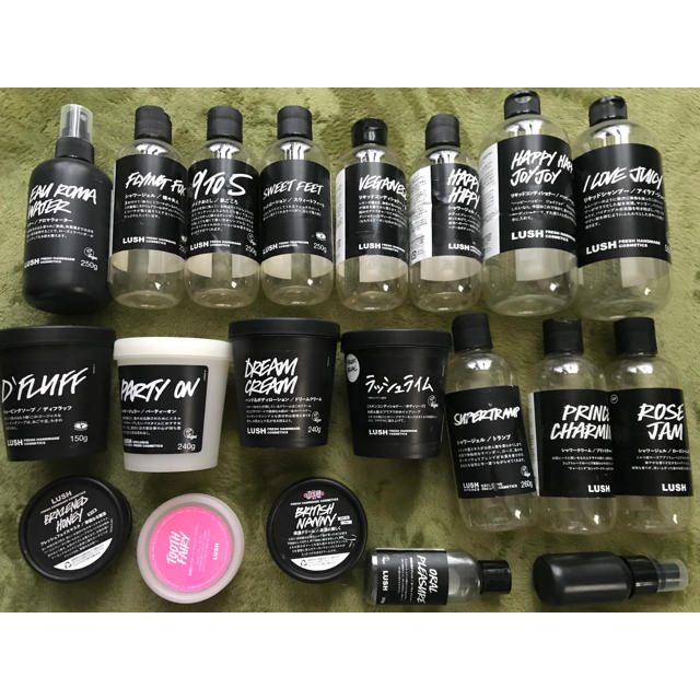 LUSH(ラッシュ)のLUSH  空き容器20個 インテリア/住まい/日用品のキッチン/食器(容器)の商品写真