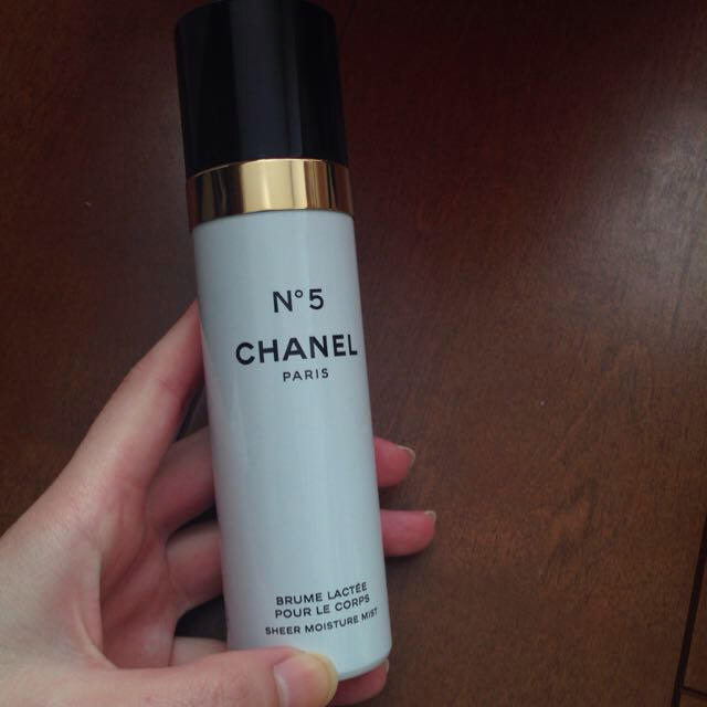 CHANEL(シャネル)のNo.5 ボディミスト コスメ/美容のボディケア(その他)の商品写真