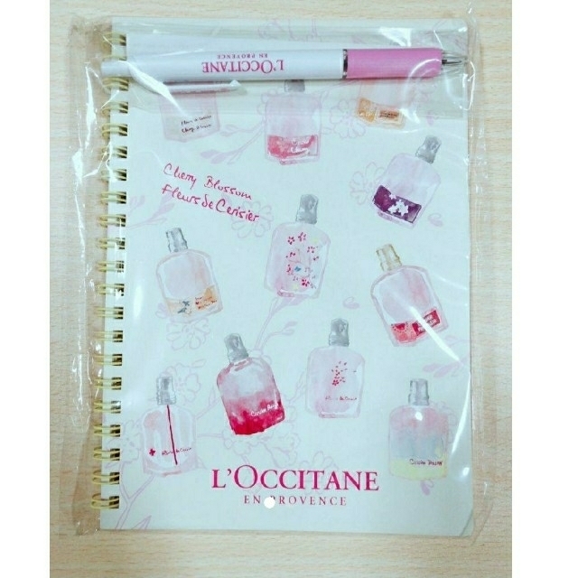 L'OCCITANE(ロクシタン)の[新品未使用] ロクシタン チェリーブロッサム ノート＆ボールペン エンタメ/ホビーのコレクション(ノベルティグッズ)の商品写真