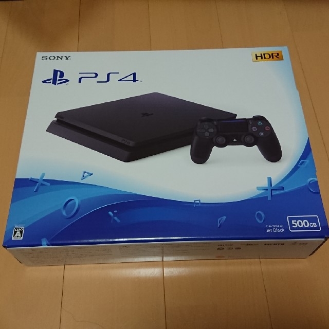 【新品】 PlayStation4
ジェットブラック【送料込】 1