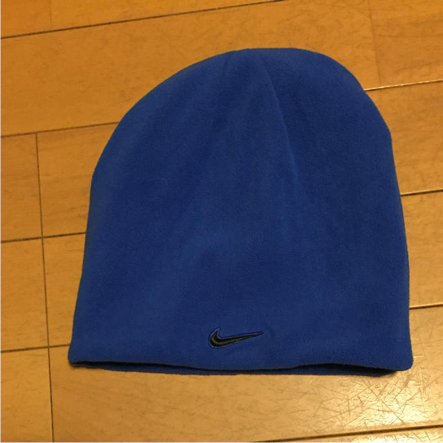 NIKE(ナイキ)の週末価格 新品 ナイキ ニット・フリース リバーシブルニット帽 キッズ/ベビー/マタニティのこども用ファッション小物(帽子)の商品写真