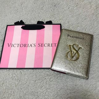 ヴィクトリアズシークレット(Victoria's Secret)の送料込⭕️美品 Victoria’s Secret パスポートケース(旅行用品)