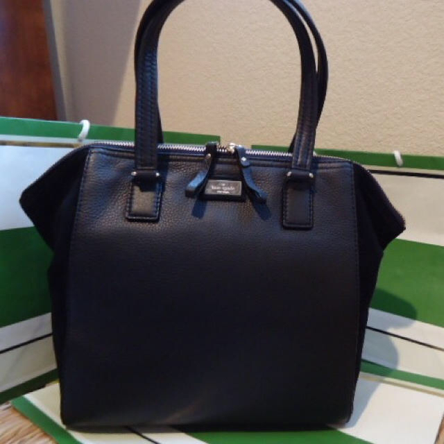 kate spade new york(ケイトスペードニューヨーク)の新品 ケイトスペード 高級牛革バッグ 黒 レディースのバッグ(トートバッグ)の商品写真