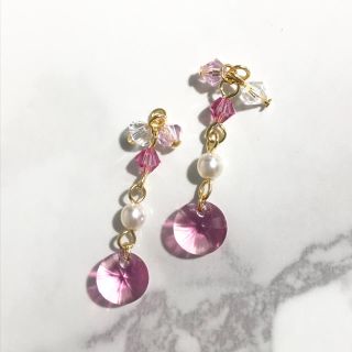 スワロフスキー(SWAROVSKI)の【Swarovski 】ローズ×パール♡ピアス&イヤリング(ピアス)