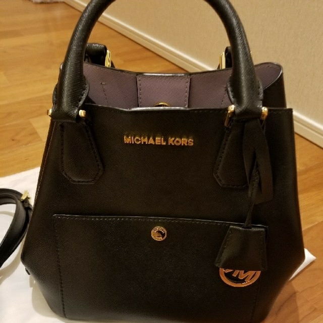 Michael Kors(マイケルコース)のMICHAEL KORS レディースのバッグ(ショルダーバッグ)の商品写真